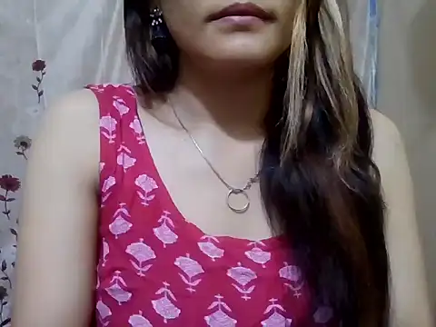 Snapshot of Amira90 chatting on 10-04-25, 06:26 Amira90 online show from 10-04-25, 06:26