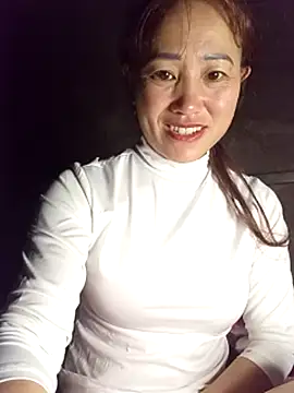 Snapshot of Fienjr chatting on 10-10-25, 10:43 Fienjr online show from 10-10-25, 10:43