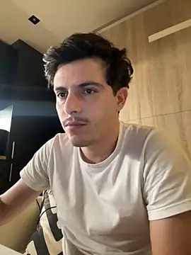 Snapshot of dock_75 chatting on 10-19-25, 03:26 dock 75 online show from 10-19-25, 03:26