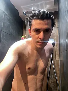 Snapshot of dock_75 chatting on 10-17-25, 12:29 dock 75 online show from 10-17-25, 12:29