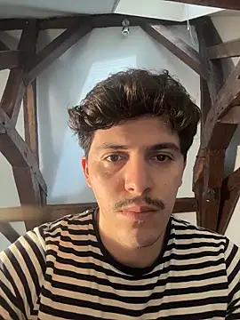 Snapshot of dock_75 chatting on 11-04-25, 01:26 dock 75 online show from 11-04-25, 01:26