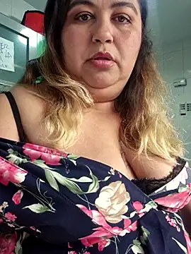 curvy diva  online show from 10-23-25, 01:54