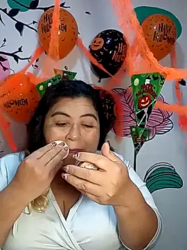 curvy diva  online show from 10-27-25, 11:11