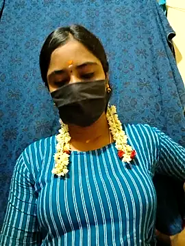 mini-queen online show from 11-17-25, 04:11