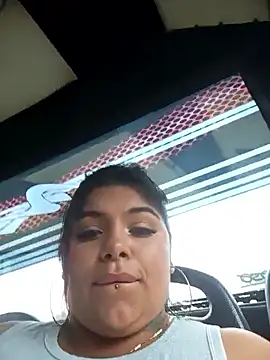 Snapshot of snow_belle chatting on 01-16-26, 06:12 snow belle online show from 01-16-26, 06:12