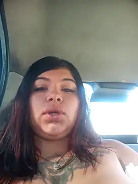 Snapshot of snow_belle chatting on 01-17-26, 02:31 snow belle online show from 01-17-26, 02:31