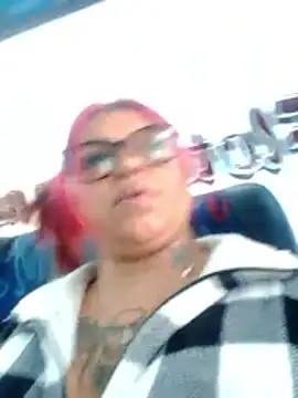 Snapshot of snow_belle chatting on 02-27-26, 08:19 snow belle online show from 02-27-26, 08:19