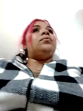 Snapshot of snow_belle chatting on 02-16-26, 01:26 snow belle online show from 02-16-26, 01:26