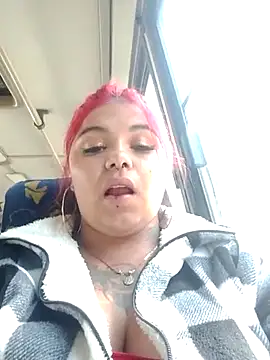 Snapshot of snow_belle chatting on 02-15-26, 01:21 snow belle online show from 02-15-26, 01:21