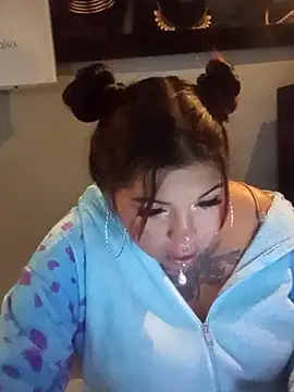 snow belle online show from 10-21-25, 08:58