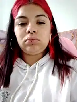 Snapshot of snow_belle chatting on 02-19-26, 01:30 snow belle online show from 02-19-26, 01:30