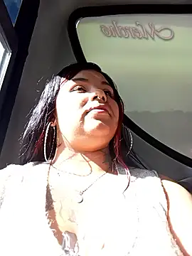 snow belle online show from 10-15-25, 08:06