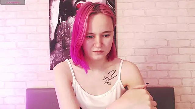 Snapshot of Ericha_Stone chatting on 09-20-25, 01:43 Ericha Stone online show from 09-20-25, 01:43