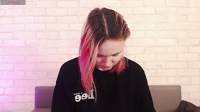 Snapshot of Ericha_Stone chatting on 02-05-26, 02:18 Ericha Stone online show from 02-05-26, 02:18