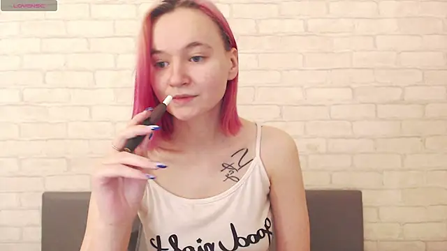 Snapshot of Ericha_Stone chatting on 10-18-25, 01:51 Ericha Stone online show from 10-18-25, 01:51