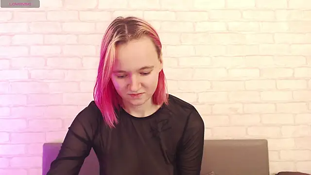 Ericha Stone online show from 11-11-25, 01:33