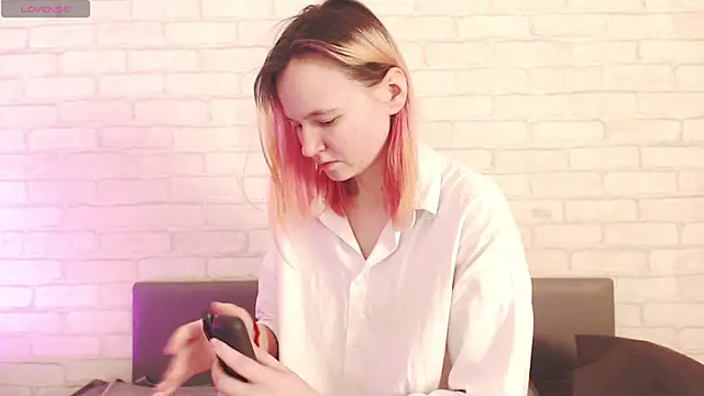 Ericha Stone online show from 03-20-26, 01:39