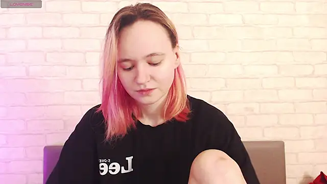 Snapshot of Ericha_Stone chatting on 02-19-26, 01:24 Ericha Stone online show from 02-19-26, 01:24