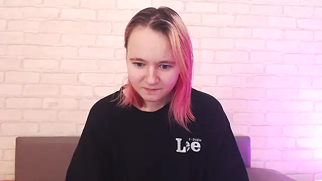 Ericha Stone online show from 12-20-25, 01:19