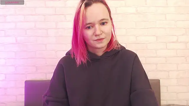 Ericha Stone online show from 11-08-25, 03:43