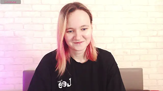 Snapshot of Ericha_Stone chatting on 02-20-26, 06:26 Ericha Stone online show from 02-20-26, 06:26