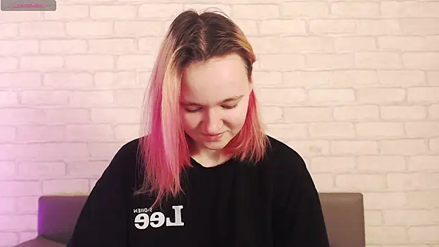 Snapshot of Ericha_Stone chatting on 01-17-26, 01:09 Ericha Stone online show from 01-17-26, 01:09