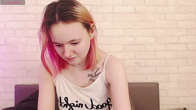 Snapshot of Ericha_Stone chatting on 02-07-26, 02:19 Ericha Stone online show from 02-07-26, 02:19