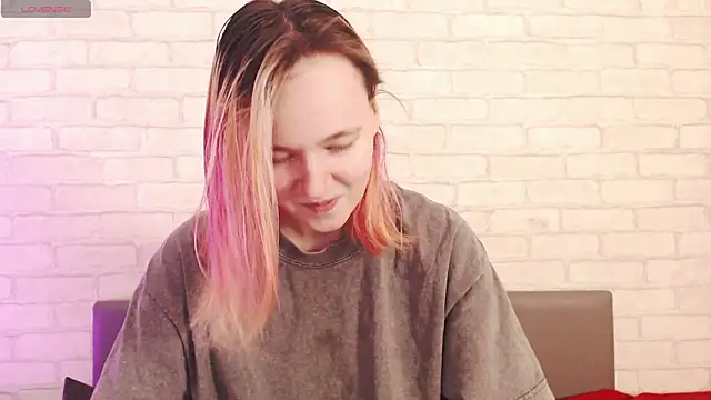 Snapshot of Ericha_Stone chatting on 02-27-26, 01:17 Ericha Stone online show from 02-27-26, 01:17