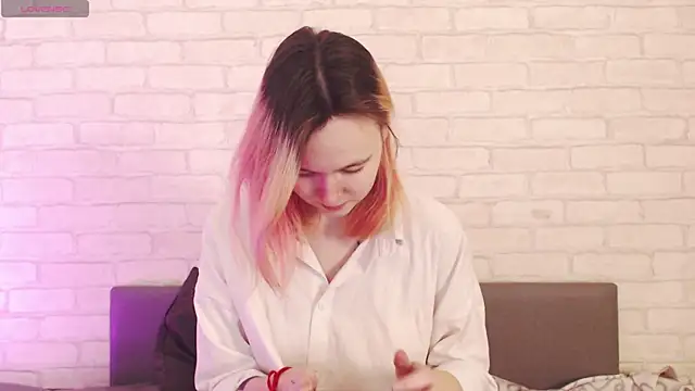 Ericha Stone online show from 03-27-26, 01:58