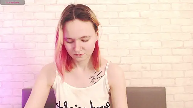 Snapshot of Ericha_Stone chatting on 02-12-26, 01:16 Ericha Stone online show from 02-12-26, 01:16