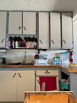 StylishEchium online show from 04-18-26, 07:40