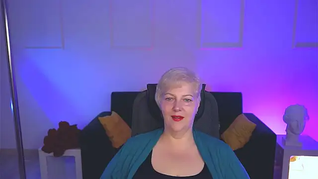 MaryMogan online show from 09-12-25, 06:13