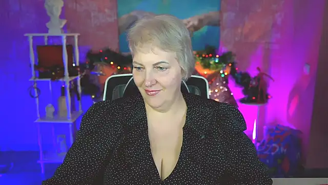 MaryMogan online show from 12-19-25, 02:08