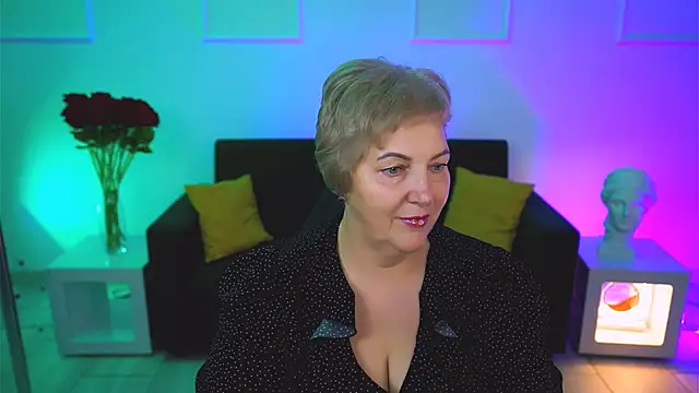 MaryMogan online show from 11-10-25, 04:28