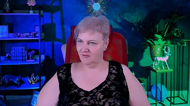 MaryMogan online show from 11-25-25, 05:35