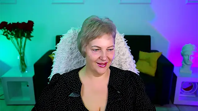 MaryMogan online show from 11-17-25, 04:49