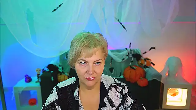 MaryMogan online show from 10-30-25, 04:11