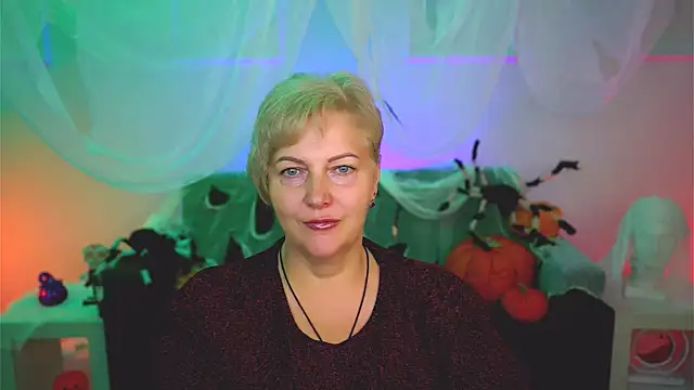 MaryMogan online show from 10-26-25, 12:27