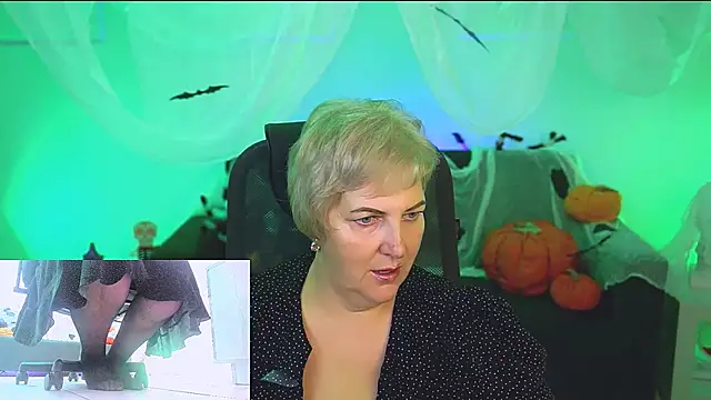 MaryMogan online show from 10-21-25, 04:12