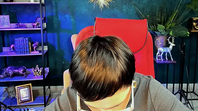 LauraDavidsons online show from 12-21-25, 07:04