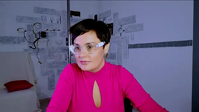 LauraDavidsons online show from 10-08-25, 04:19