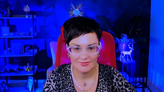 LauraDavidsons online show from 11-28-25, 01:11