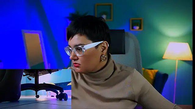 LauraDavidsons online show from 11-30-25, 04:08