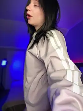 YourLittleDevil online show from 04-14-26, 05:23