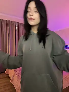 YourLittleDevil online show from 03-31-26, 05:20