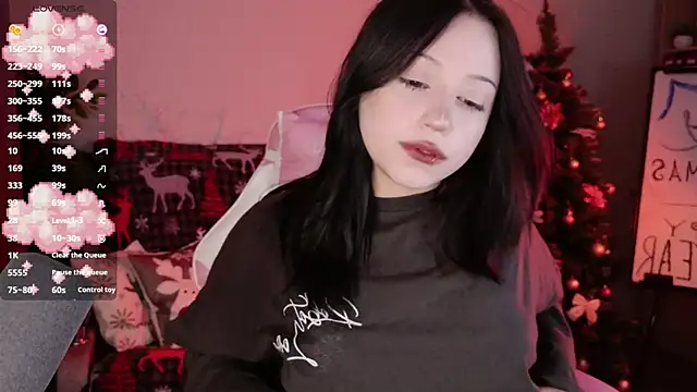 YourLittleDevil online show from 12-17-25, 01:27