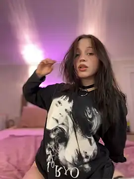 YourLittleDevil online show from 09-24-25, 01:28