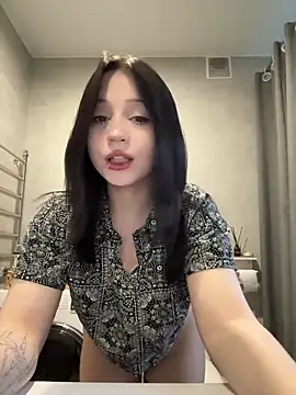 YourLittleDevil online show from 12-18-25, 01:26