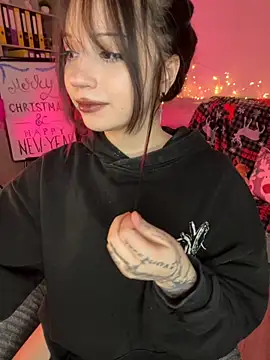 YourLittleDevil online show from 12-01-25, 02:18