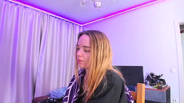 JanetShy online show from 10-04-25, 06:59